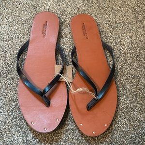 NWT American Eagle sandals - Sz 10